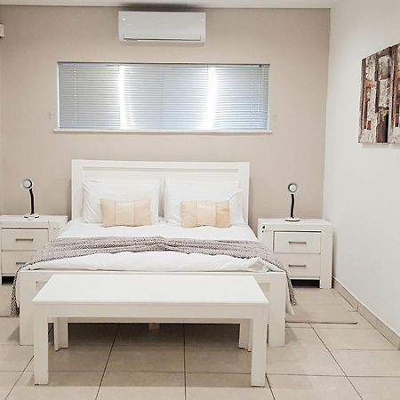 ווינדהוק Feather Self Catering Accommodation מראה חיצוני תמונה